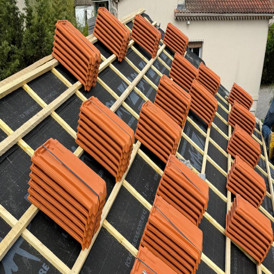 toiture en tuile noir NOMSOCIETE